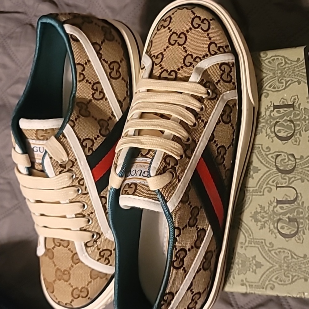 Gucci tennis shoes